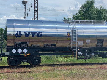 Silver tank wagon on track